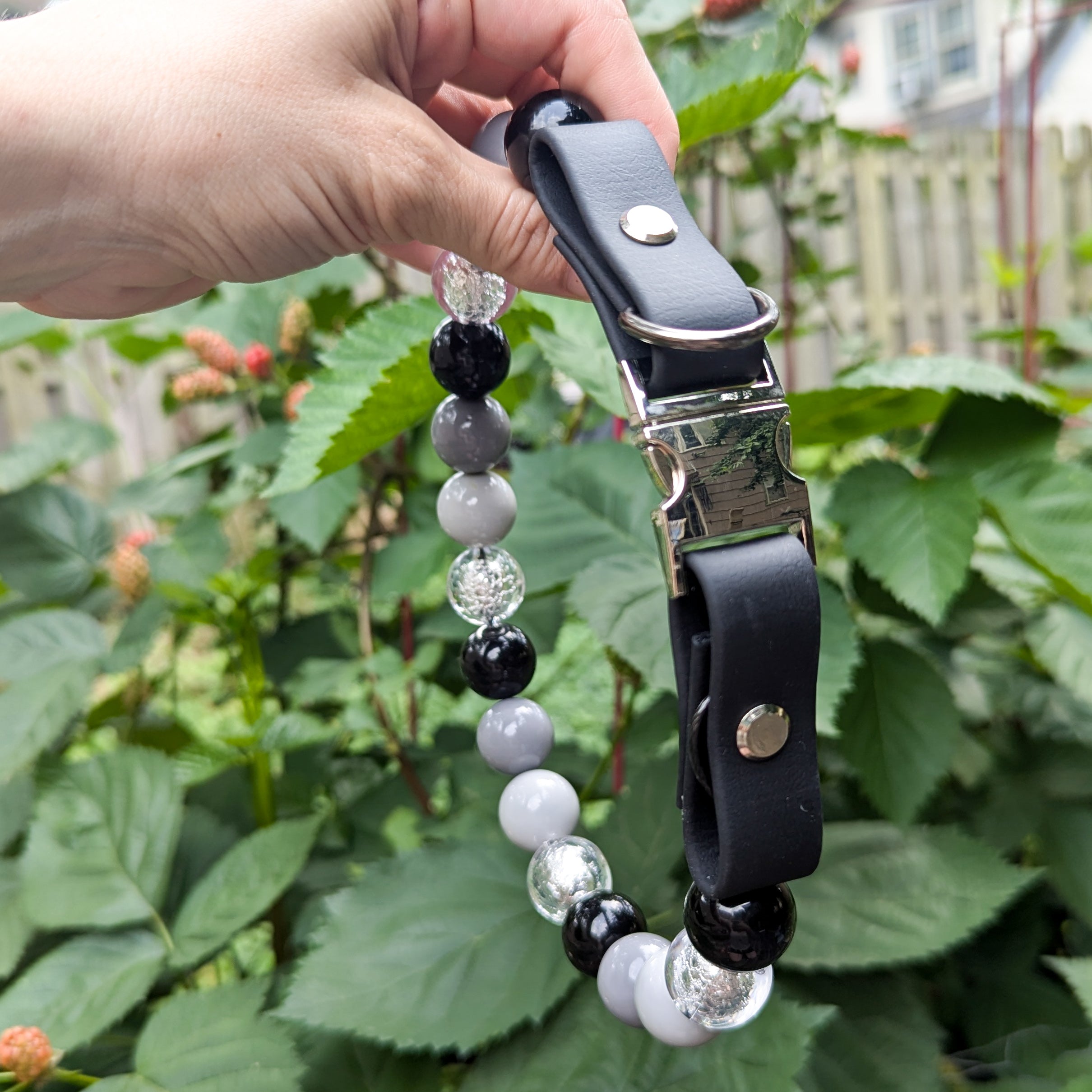 Black and White Beaded Pet Collar